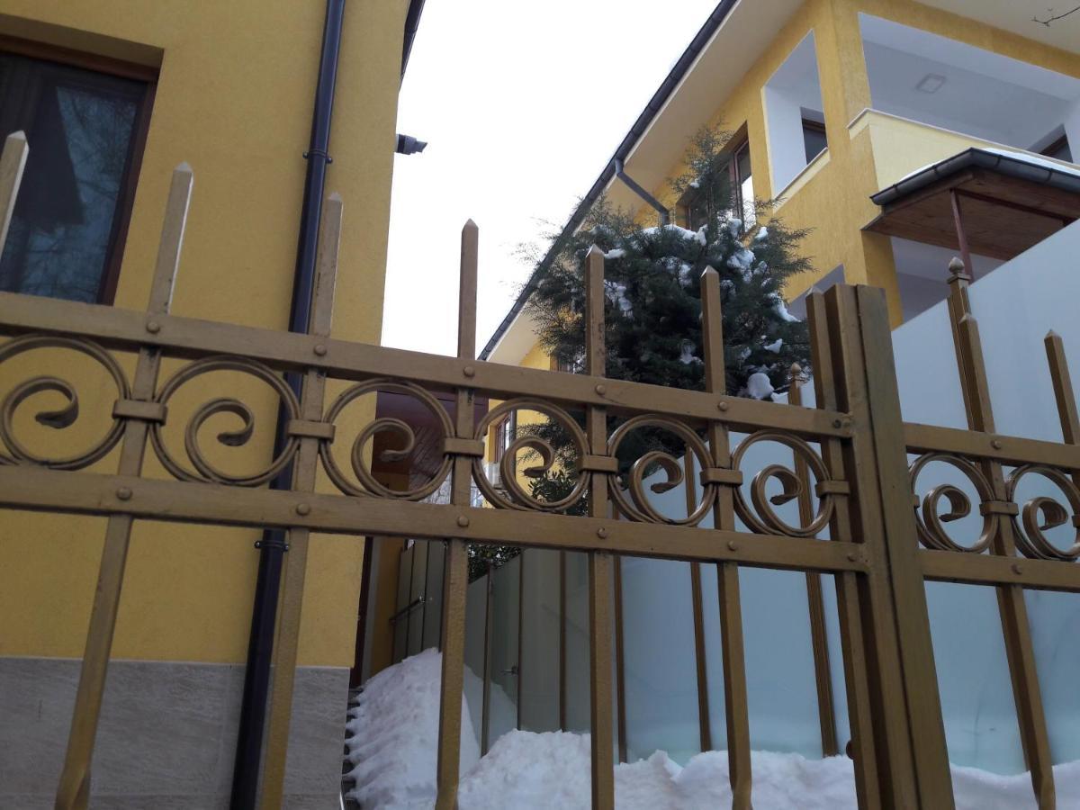 The Yellow House Stara Zagora Esterno foto